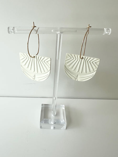 Pattern Arch Disk Earrings