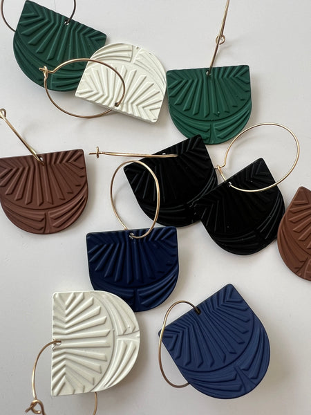 Pattern Arch Disk Earrings