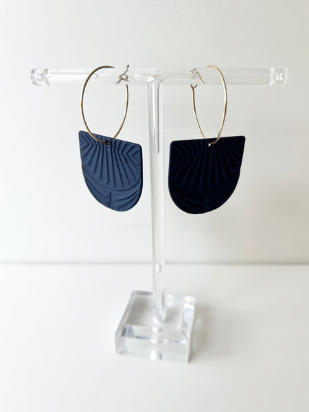 Pattern Arch Disk Earrings