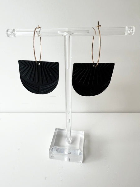 Pattern Arch Disk Earrings