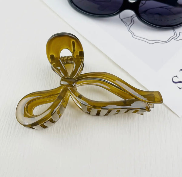 Pretty Bow Hair Clip