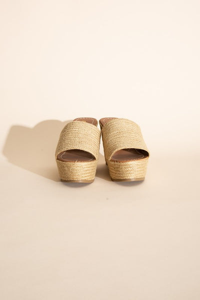 Raffia Wedge