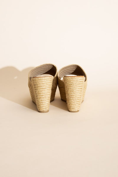 Raffia Wedge