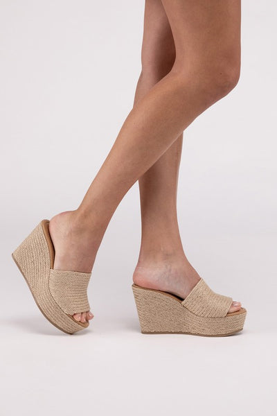 Raffia Wedge