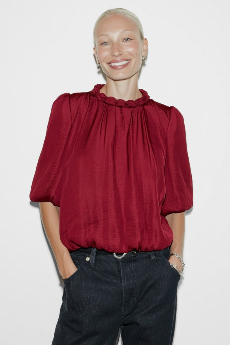 Neckline Details Short Sleeve Top