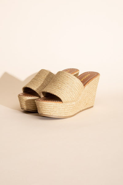 Raffia Wedge