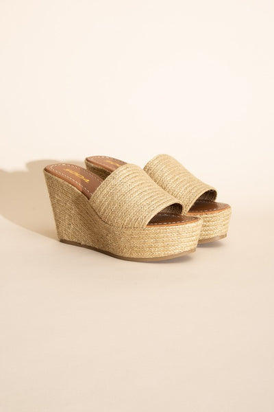 Raffia Wedge